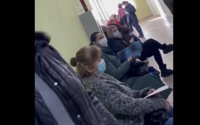 Всего два врача на район: огромные очереди в поликлинике Одессы показали на видео - politeka.net - Украина - Одесса - Одесская обл. - Одесса