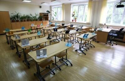 Дистант для части школьников продлили на Ямале еще на две недели - interfax-russia.ru - округ Янао - Салехард