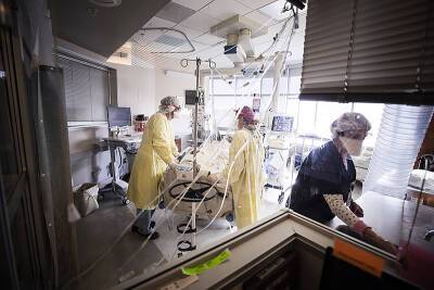 В США за сутки ковидом заболели более миллиона человек - tvc.ru - Сша