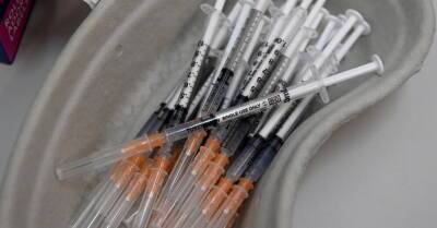 Вакцинацию от Covid-19 уже прошли или начали 70% населения - rus.delfi.lv - Латвия