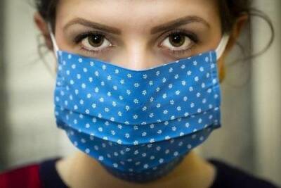 За ношение тканевой маски в Румынии будут штрафовать почти на 570 долларов - versia.ru - Евросоюз - Румыния