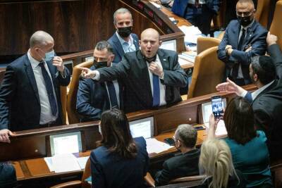 После скандального столпотворения в Кнессете трое депутатов заразились коронавирусом - news.israelinfo.co.il - Израиль