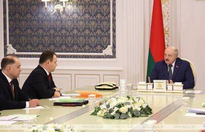 Александр Лукашенко - Лукашенко: заводы, фабрики и сельское хозяйство должны быть в приоритете - ont.by - Белоруссия - Президент