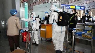COVID-19: Китай отменяет карантин для иностранных туристов - ru.euronews.com - Китай - Япония