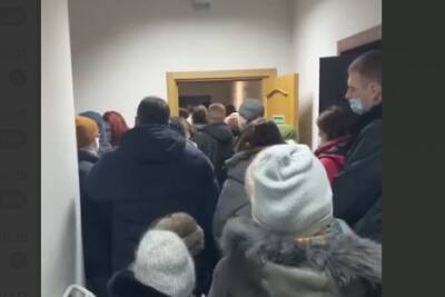 Посетители дорожной поликлиники на Чкалова в Чите жалуются на очереди в коридорах - chita.ru - Чита