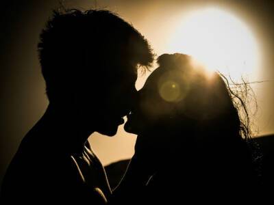 Эндокринолог назвала «волшебные» свойства поцелуев - rosbalt.ru - Россия