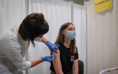 Полную COVID-вакцинацию прошли 15 млн украинцев - korrespondent.net - Украина