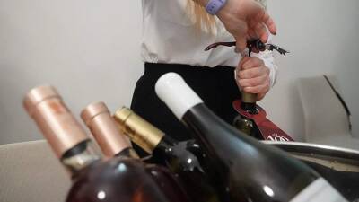 Ученые выявили способность алкоголя помогать COVID-19 попадать в легкие - iz.ru - Германия - Израиль