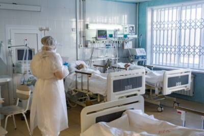 В РФ за сутки госпитализировали 15 062 человек с коронавирусом - aif.ru - Россия