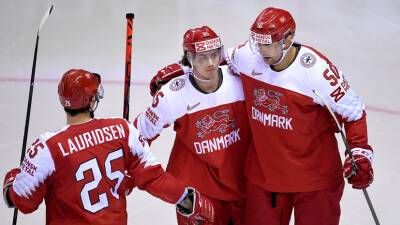 Двое хоккеистов сборной Дании заболели коронавирусом перед матчем с Россией на ОИ - russian.rt.com - Россия - Дания - Пресс-Служба