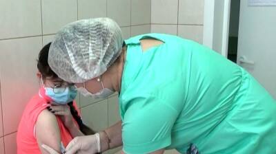 Более 900 подростков привили от коронавируса в Воронежской области - vestivrn.ru - Воронежская обл.