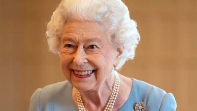 королева Елизавета II (Ii) - принц Чарльз - Заболевшая COVID-19 Елизавета II намерена провести онлайн-аудиенции - iz.ru - Англия - Израиль - Пекин