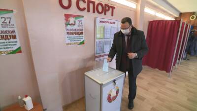 Министр здравоохранения Беларуси принял участие в досрочном голосовании на референдуме - belarus24.by - Белоруссия