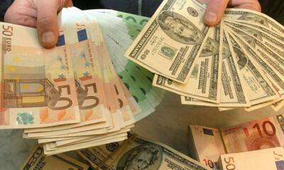 Курс евро в российских банках превысил отметку в 100 рублей, а доллара – 89 рублей - og.ru - Россия - Москва - Украина - республика Крым