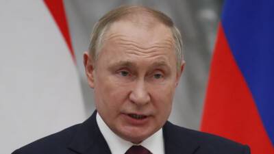 Владимир Путин - Дмитрий Песков - Песков объяснил, что Путин не всегда носит маску благодаря исчерпывающим мерам безопасности - russian.rt.com - Россия - Президент