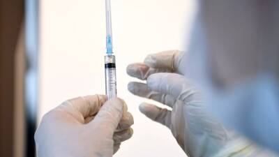 Полный курс вакцинации от коронавируса прошли в России 80,4 млн человек - russian.rt.com - Россия