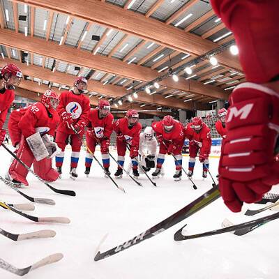 Женская сборная России проиграла команде США в матче хоккейного турнира на Олимпиаде - radiomayak.ru - Россия - Сша - Канада - Швейцария - Латвия - Пекин