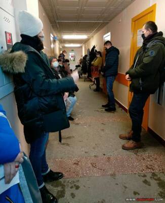 Пациенты в коридорах: «Болеть без больничного? А семью кто кормить будет — Пушкин?» - udf.by - Белоруссия