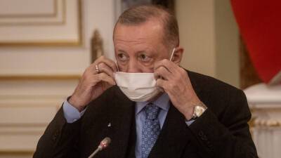 Реджеп Тайип Эрдоган - Заболевший коронавирусом Эрдоган работает удалённо - russian.rt.com - Турция - Президент