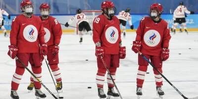 Из-за истерики Канады российских хоккеисток заставили играть в медицинских масках - ruposters.ru - Россия - Канада - Пекин