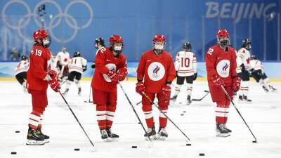 Хоккеист Старшинов прокомментировал скандал с масками на матче Россия-Канада - iz.ru - Россия - Ссср - Китай - Канада - Израиль - Пекин