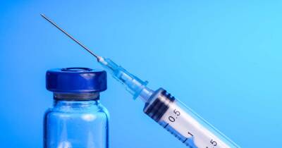 NYT: Johnson&Johnson приостановила производство вакцины от COVID-19 - ren.tv - Индия - New York - Голландия