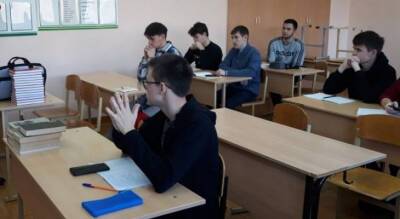 Невакцинированных студентов Чувашии отправят на дистанционное обучение - pg21.ru - республика Чувашия