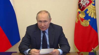 Владимир Путин - Владимир Путин принял участие в совещании судей судов общей юрисдикции и арбитражных судов - 1tv.ru - Россия