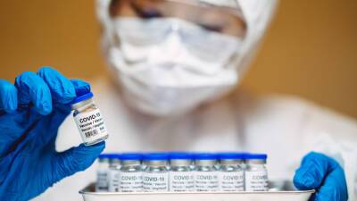 Стелла Кириакидес - В ЕК заявили о полной вакцинации 50% населения мира - russian.rt.com - Франция