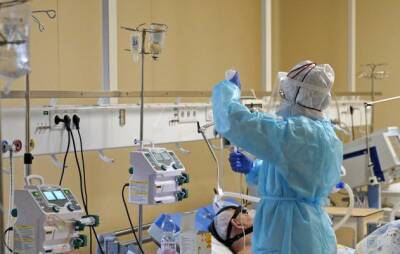 В России за сутки выявили 93 тысячи заразившихся коронавирусом: снижение продолжается - eadaily.com - Россия
