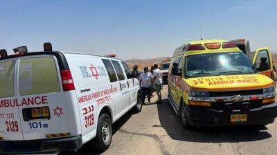 Трагедия в Негеве: 33-летний мужчина погиб в аварии, двое детей получили ранения - vesty.co.il - Израиль