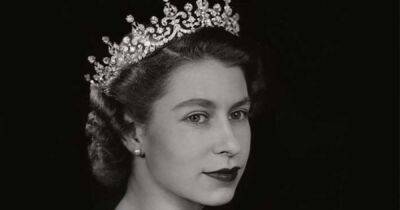 королева Елизавета II (Ii) - принц Филипп - С королевой навсегда. Тату с изображением Елизаветы II стало хитом - focus.ua - Украина
