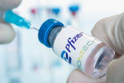 FDA предупреждает о возможной опасности вакцины Pfizer для пожилых людей - news.israelinfo.co.il - Сша - Израиль