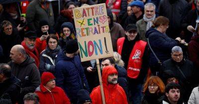 Элизабет Борн - Францию охватили массовые протесты против пенсионной реформы - rus.delfi.lv - Франция - Латвия
