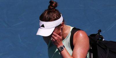 Элина Свитолина - Не смогла сдержать слез. Элина Свитолина из-за травмы снялась с матча против чешской теннисистки на Australian Open-2024 — видео - nv.ua - Украина - Австралия