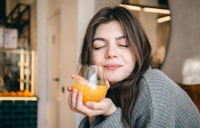 Диетолог объяснила, можно ли пить свежий сок после сна - planetanovosti.com