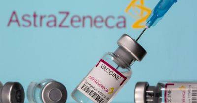 Борис Джонсон - После обнаружения тромбозов: AstraZeneca отзывает с рынка свою вакцину против Covid-19 - focus.ua - Франция - Украина - Англия - Евросоюз - Швеция