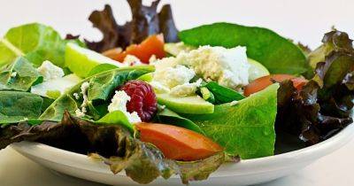 Поддержат здоровье сердца: 6 ингредиентов, которые следует добавлять в салат для большей пользы. - dsnews.ua