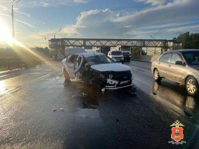 На окружной под Тверью в ДТП на мокрой дороге один человек погиб, двое получили травмы - afanasy.biz - Россия - Тверская обл. - Тверь