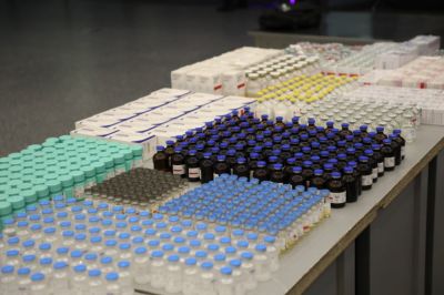 Контрабандист переоделся в паломника и пытался ввезти в Узбекистан "левые" лекарства из Индии - podrobno.uz - Индия - Узбекистан - Ташкент