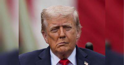 Дональд Трамп - У Трампа заподозрили инсульт: журналисты обратили внимание на перекошенное лицо - fakty.ua - Украина - Сша - Южная Корея - штат Мэн